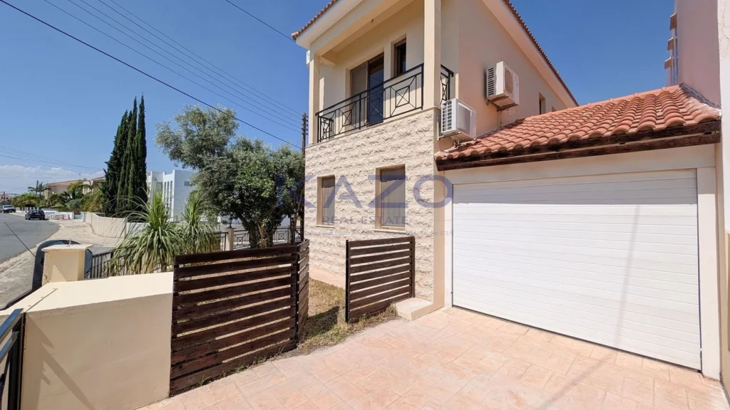 4 Bedroom House for Sale in Aradippou, Larnaca District
