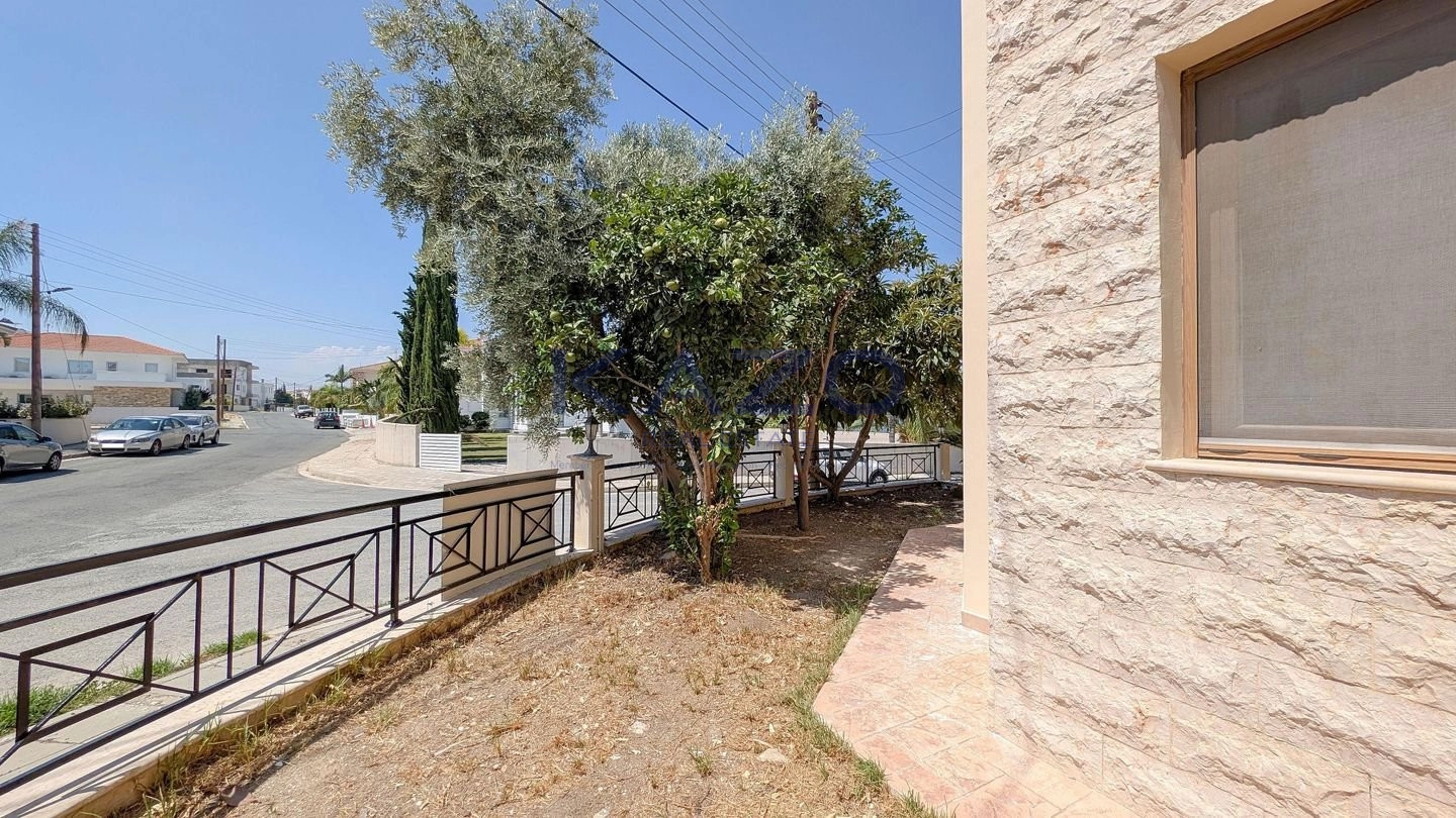 4 Bedroom House for Sale in Aradippou, Larnaca District
