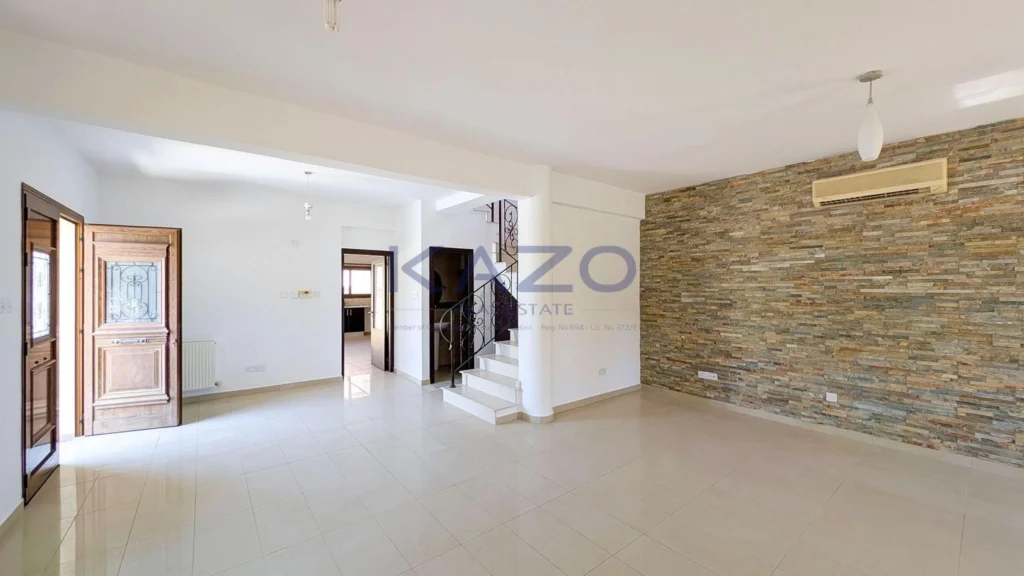 4 Bedroom House for Sale in Aradippou, Larnaca District