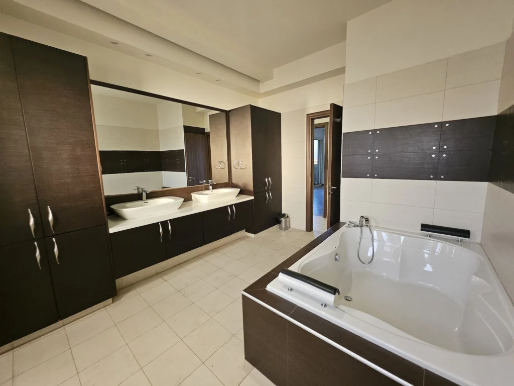 4 Bedroom Apartment for Rent in Limassol District