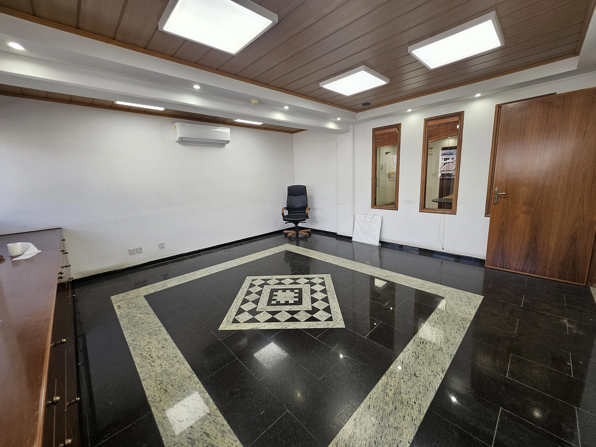 250m² Office for Rent in Limassol District