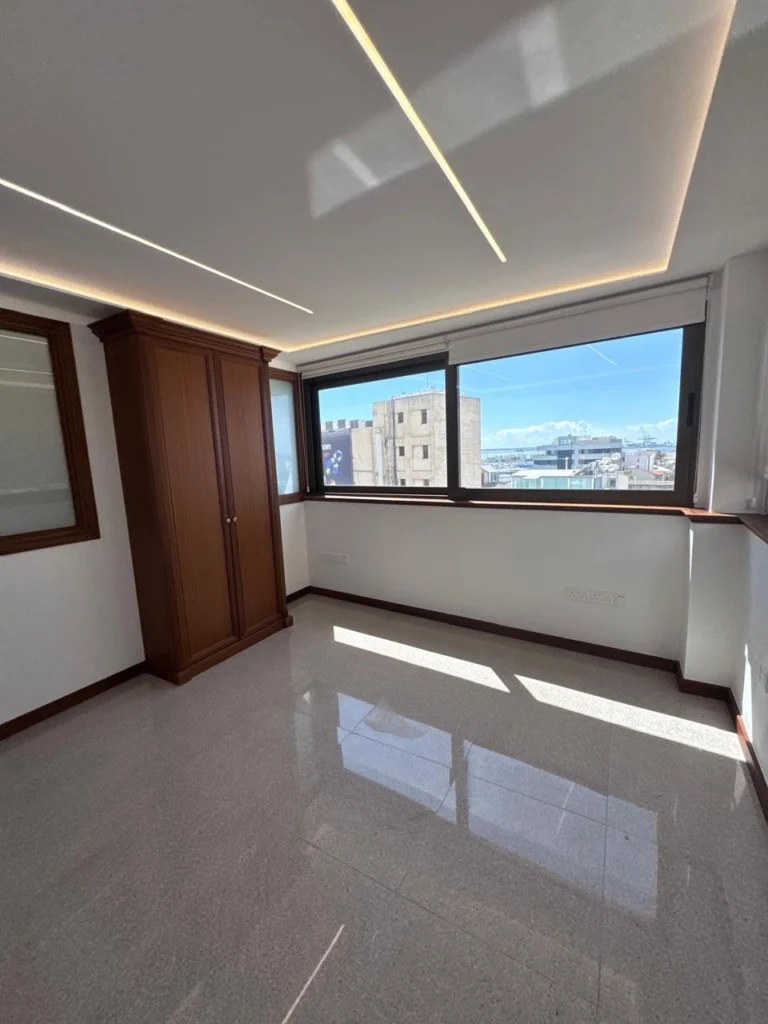 120m² Office for Rent in Limassol District