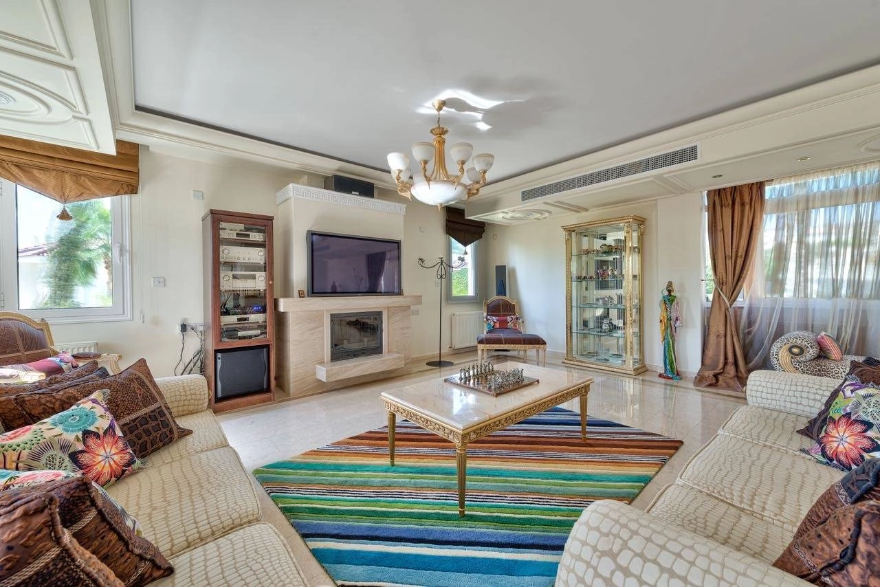 5 Bedroom House for Rent in Agios Tychonas, Limassol District