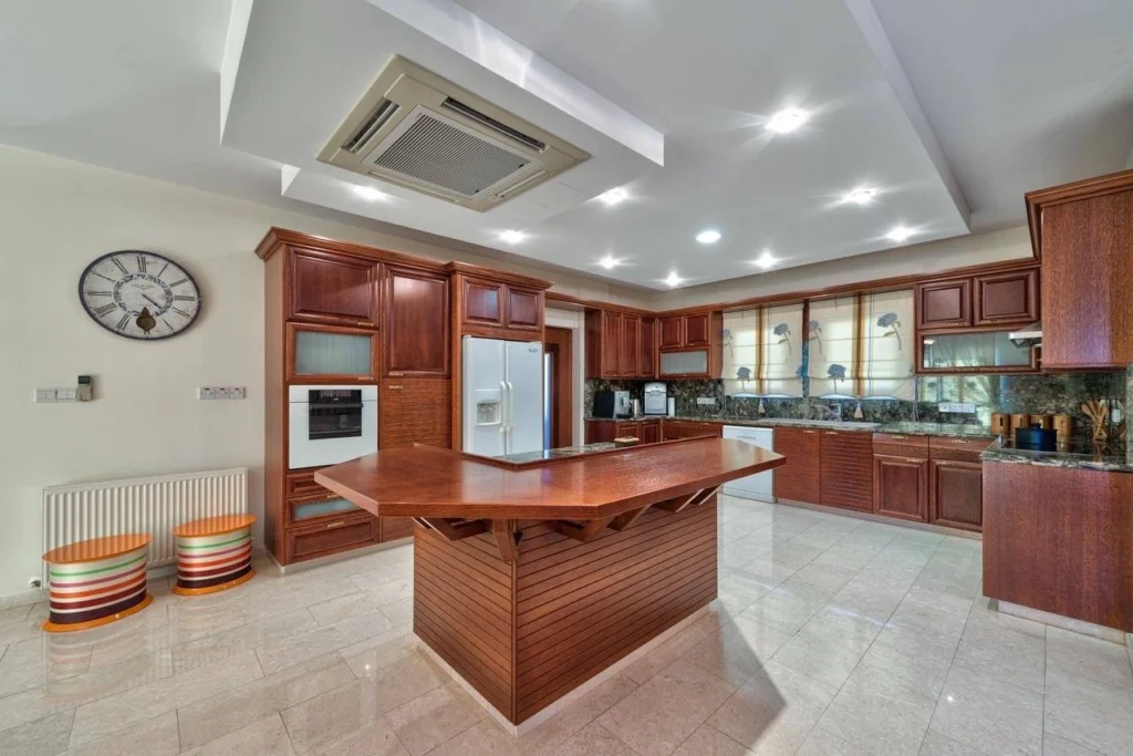 5 Bedroom House for Rent in Agios Tychonas, Limassol District