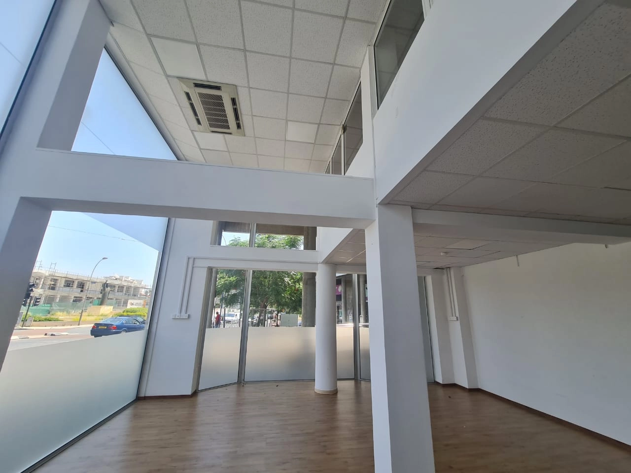 245m² Office for Rent in Drosia, Larnaca District