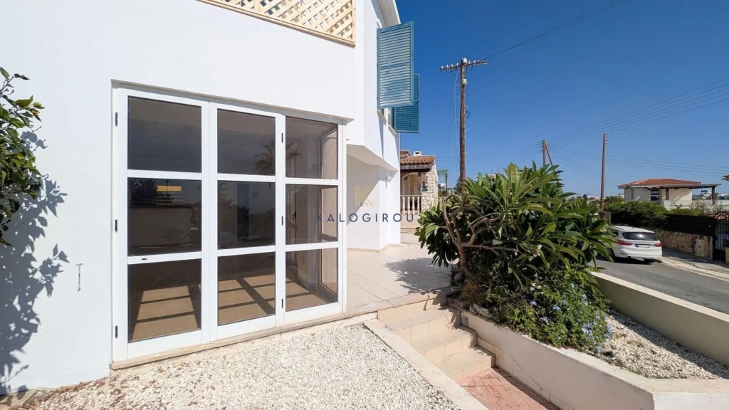 3 Bedroom House for Sale in Chlorakas, Paphos District