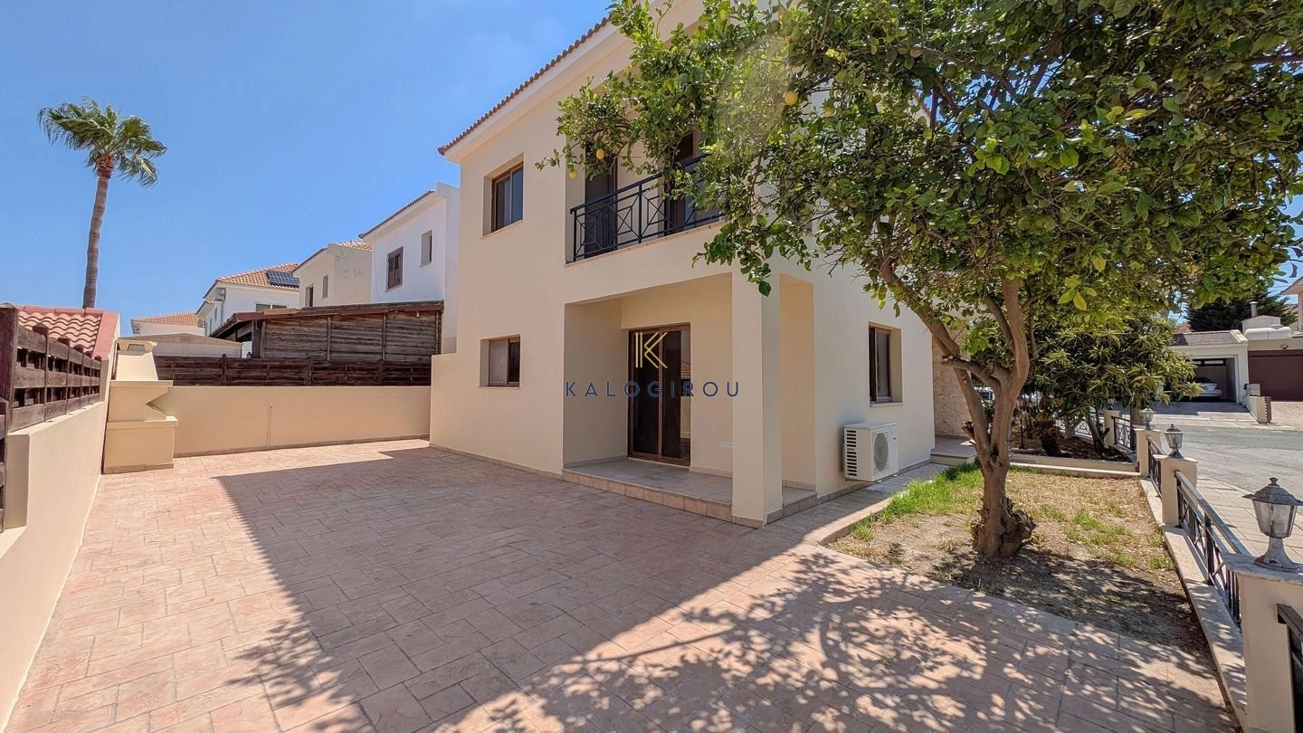 4 Bedroom House for Sale in Aradippou, Larnaca District