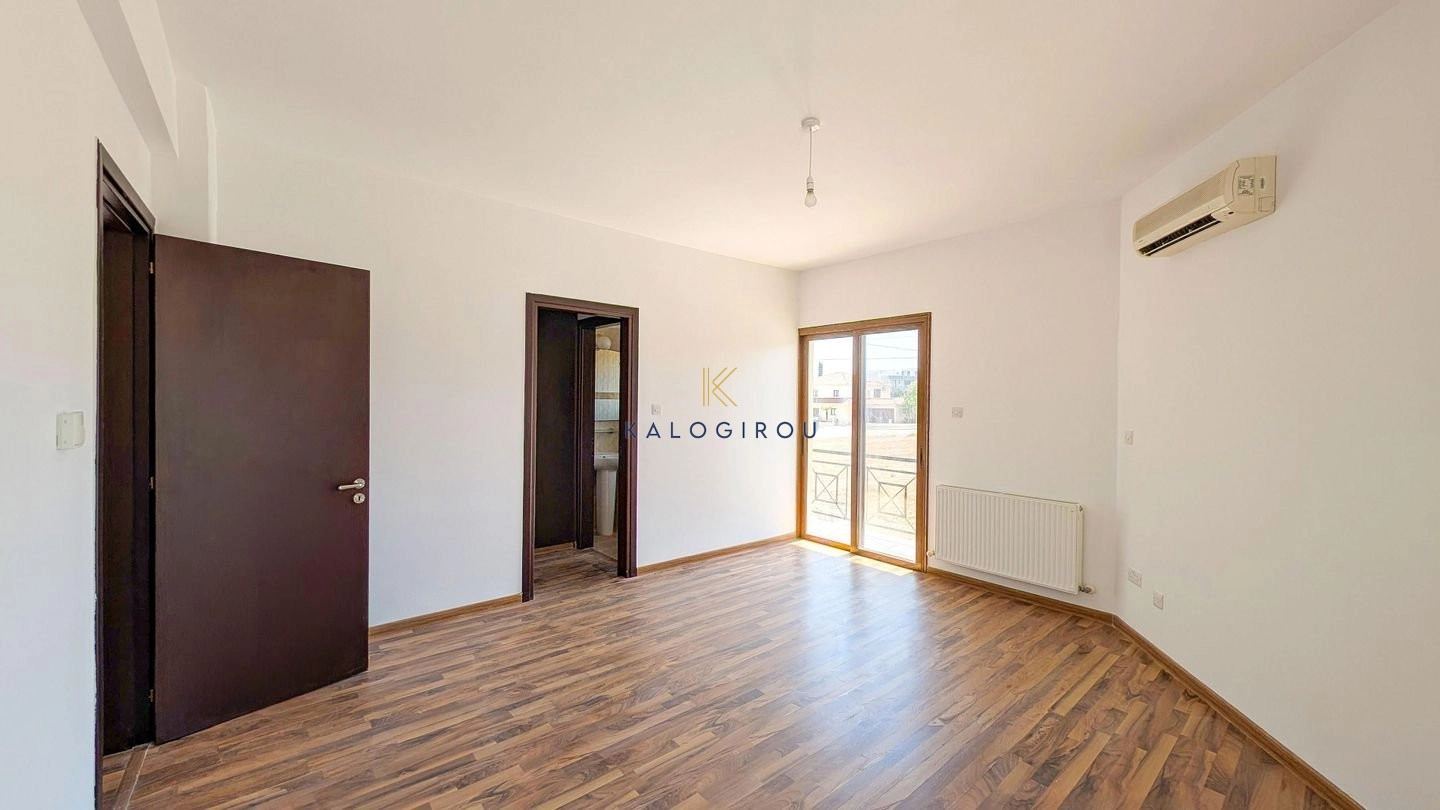 4 Bedroom House for Sale in Aradippou, Larnaca District