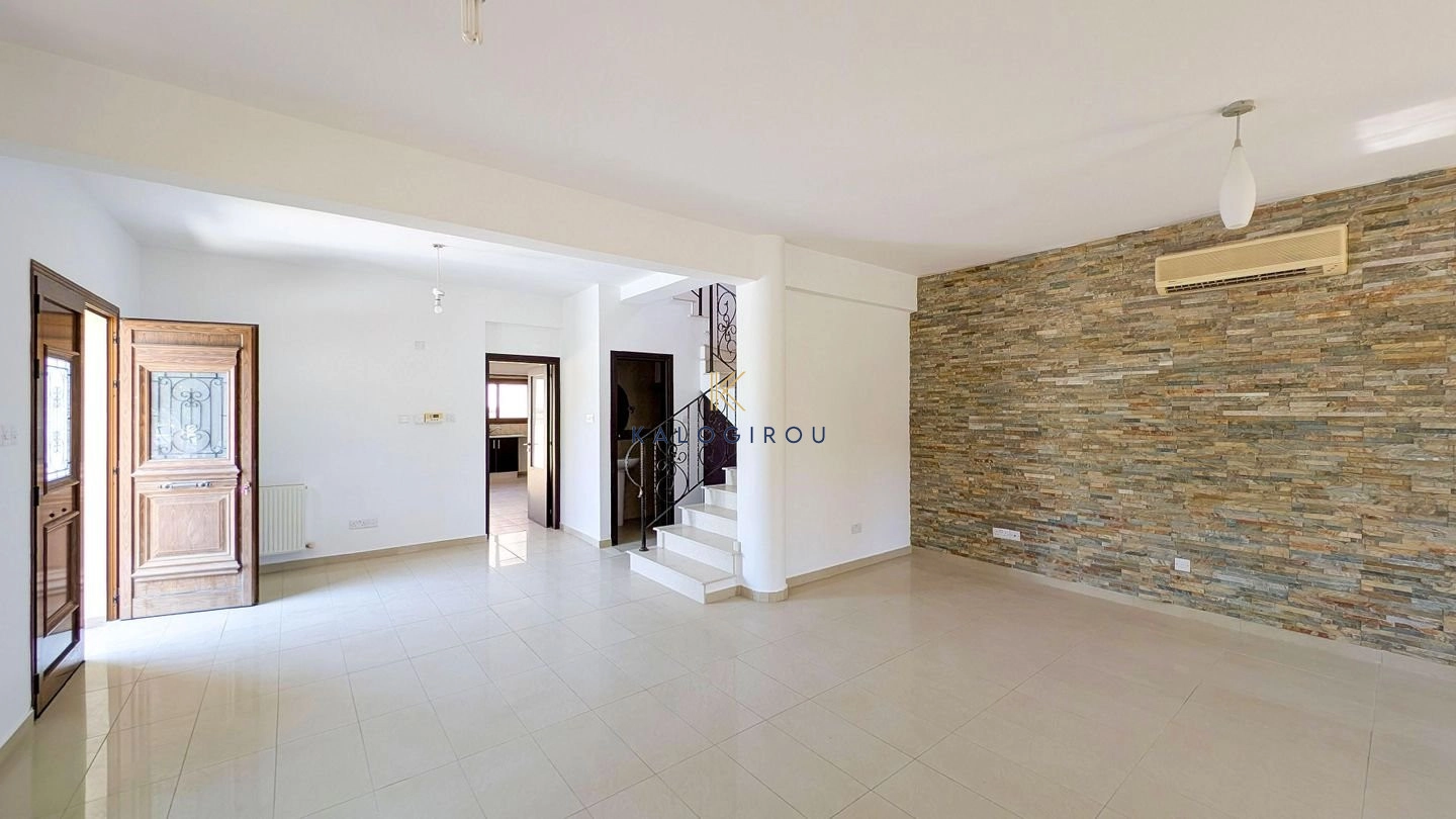 4 Bedroom House for Sale in Aradippou, Larnaca District