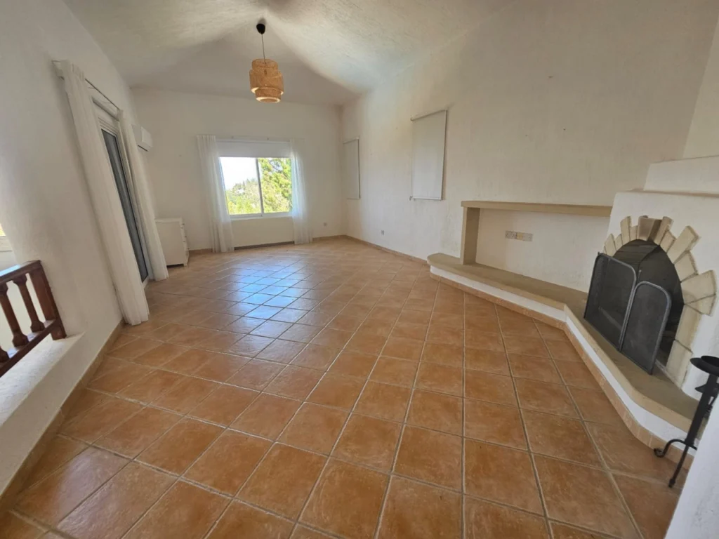 4 Bedroom House for Sale in Tala, Paphos District