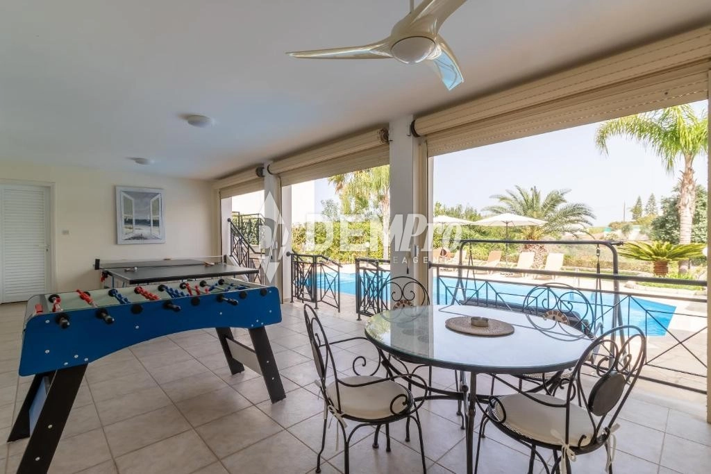 4 Bedroom House for Rent in Neo Chorio Pafou, Paphos District