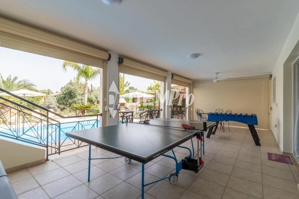 4 Bedroom House for Rent in Neo Chorio Pafou, Paphos District