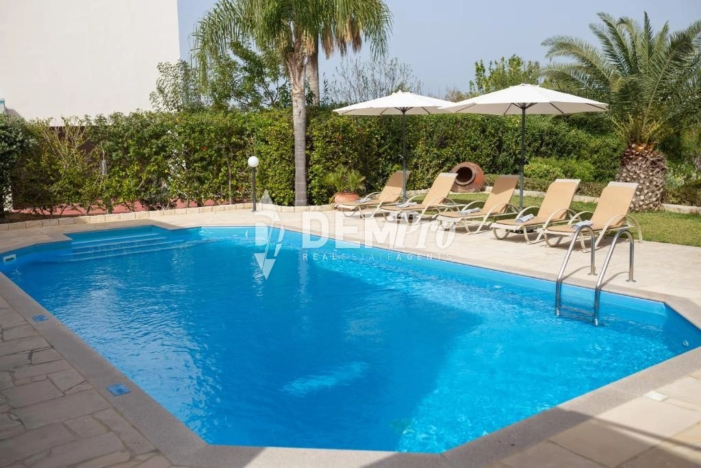 4 Bedroom House for Rent in Neo Chorio Pafou, Paphos District