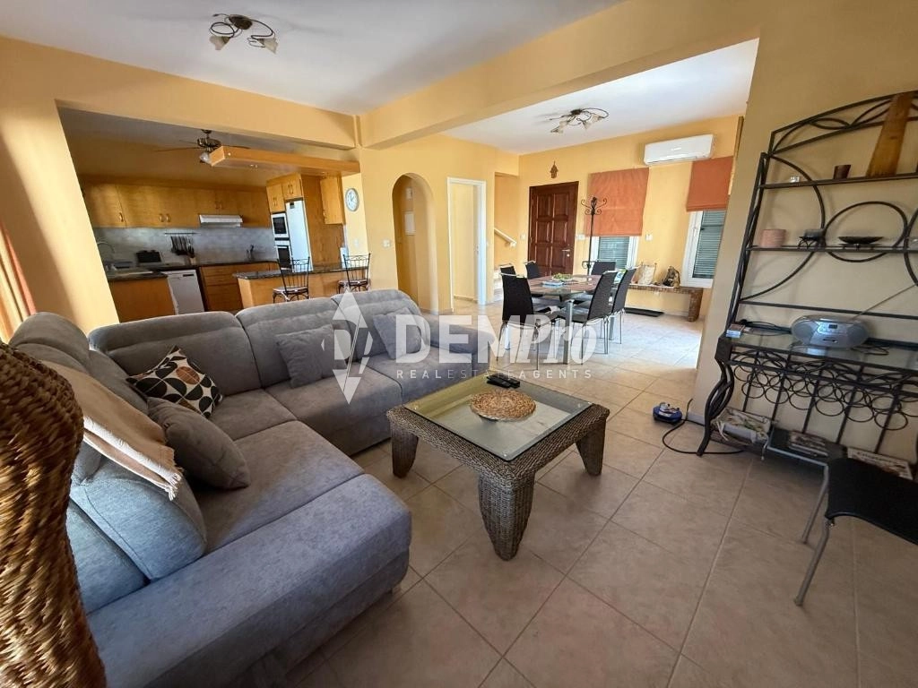 4 Bedroom House for Rent in Neo Chorio Pafou, Paphos District