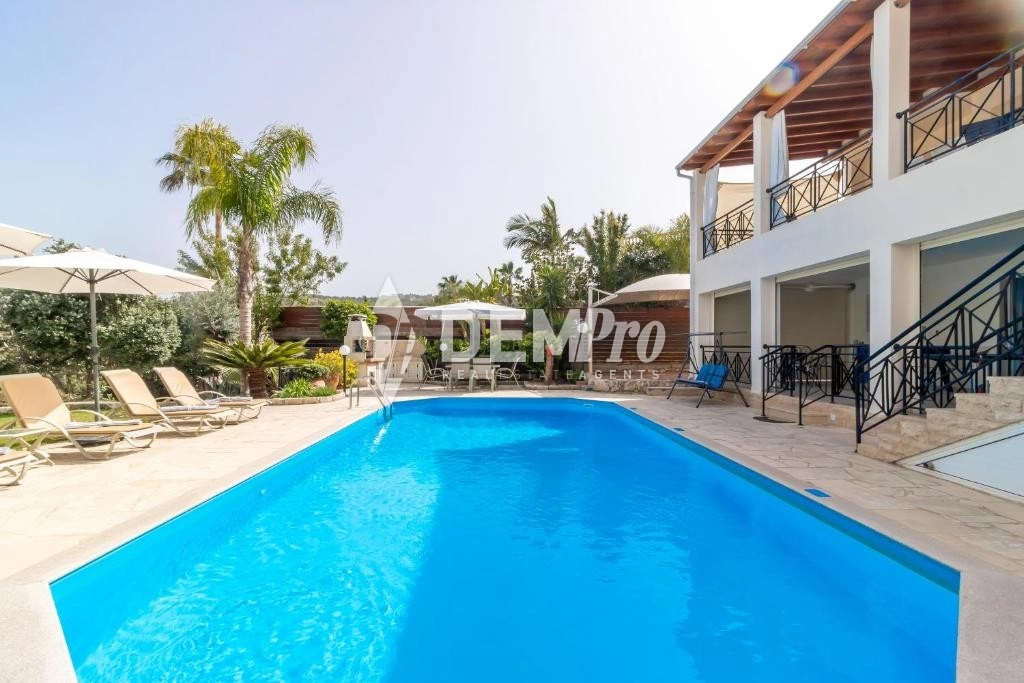 4 Bedroom House for Rent in Neo Chorio Pafou, Paphos District