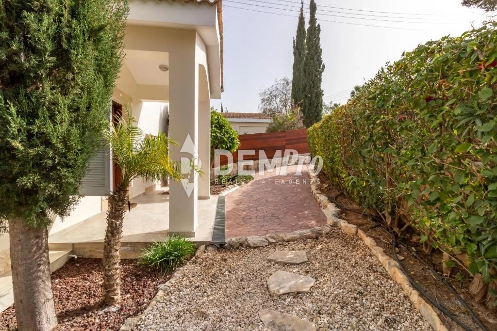 4 Bedroom House for Rent in Neo Chorio Pafou, Paphos District