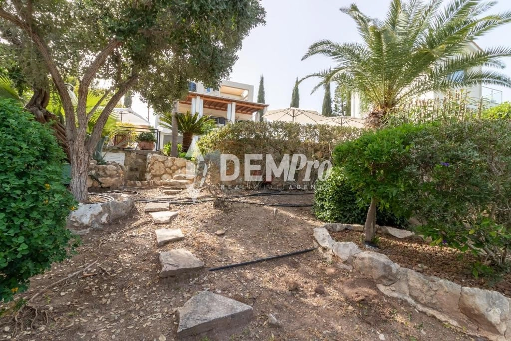 4 Bedroom House for Rent in Neo Chorio Pafou, Paphos District