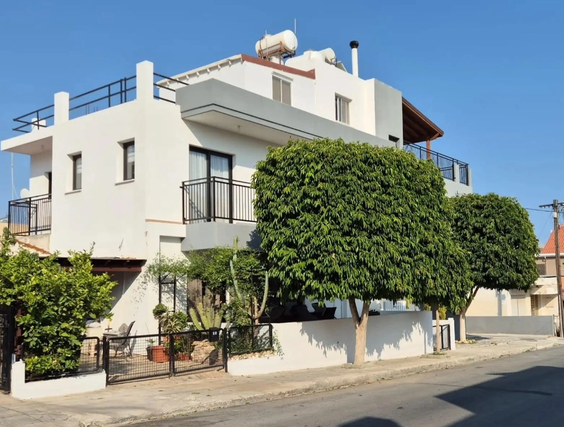313m² Building for Sale in Limassol – Mesa Geitonia