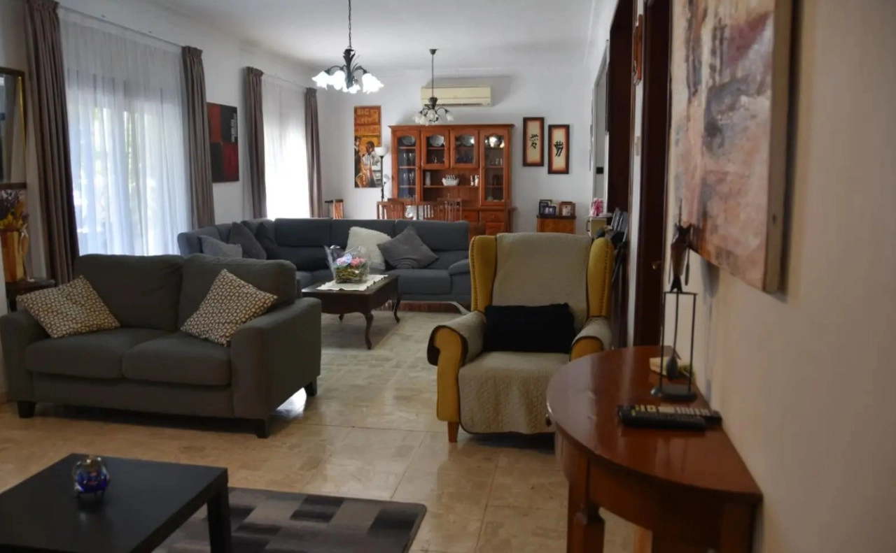 313m² Building for Sale in Limassol – Mesa Geitonia