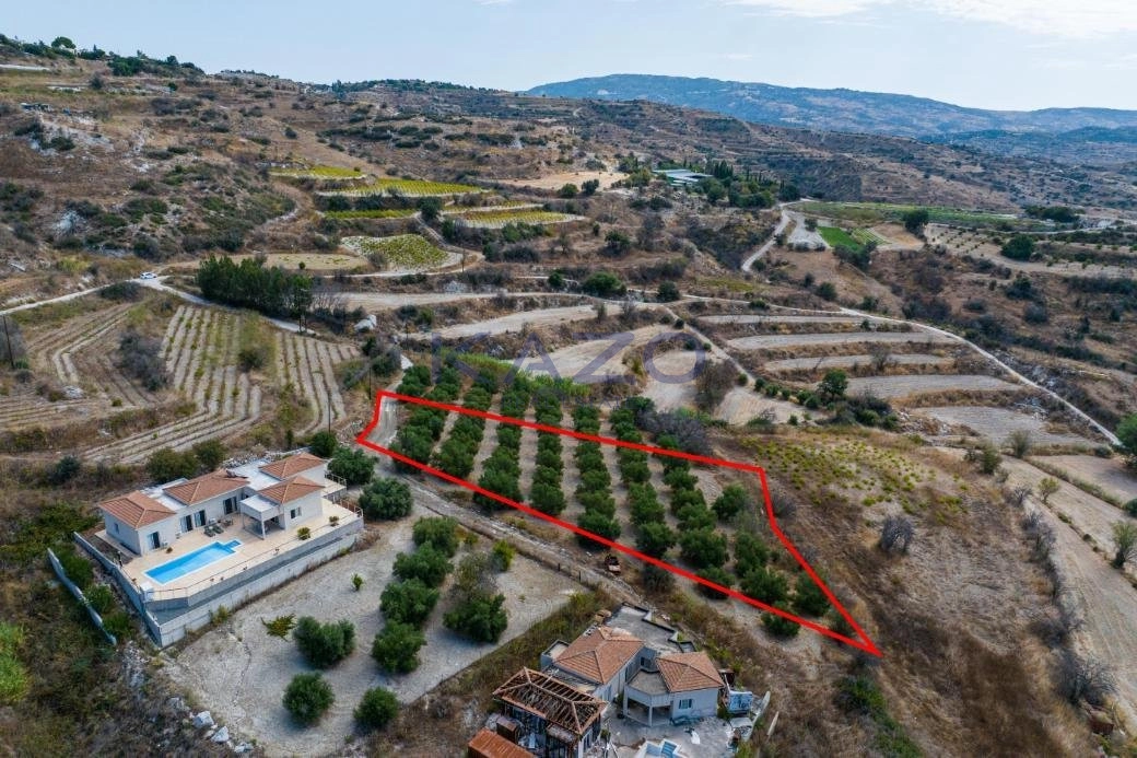 2,500m² Plot for Sale in Polemi, Paphos District