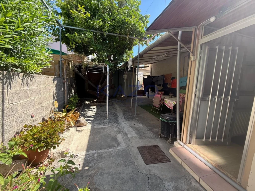 2 Bedroom House for Sale in Limassol – Kapsalos
