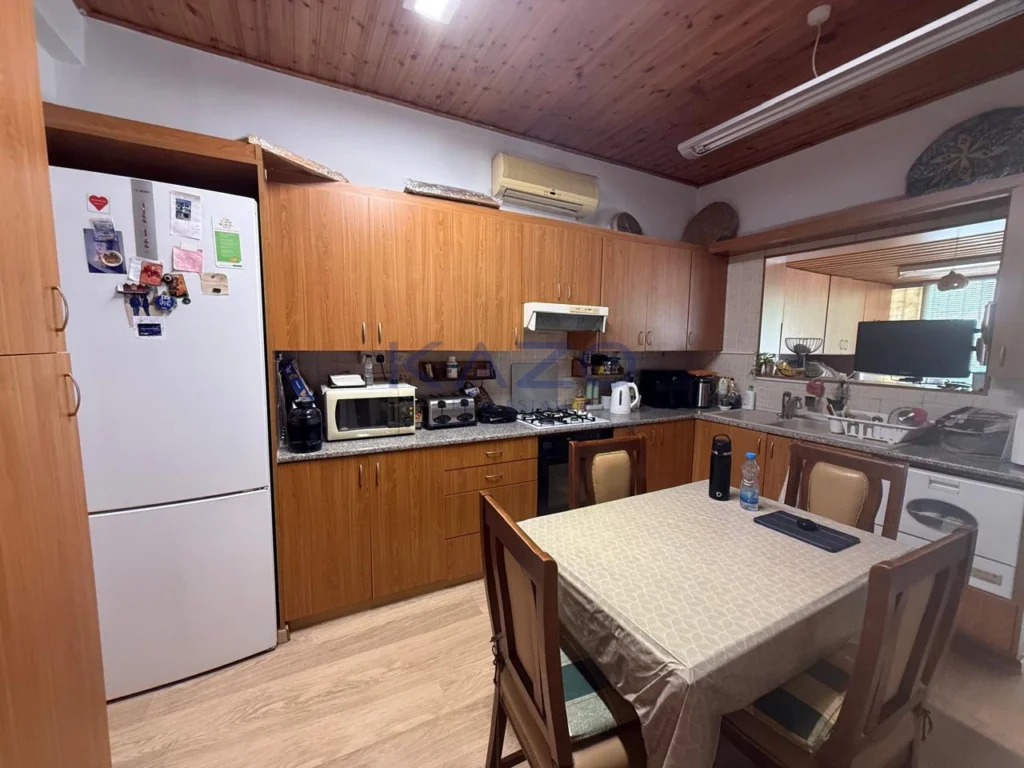 2 Bedroom House for Sale in Limassol – Kapsalos