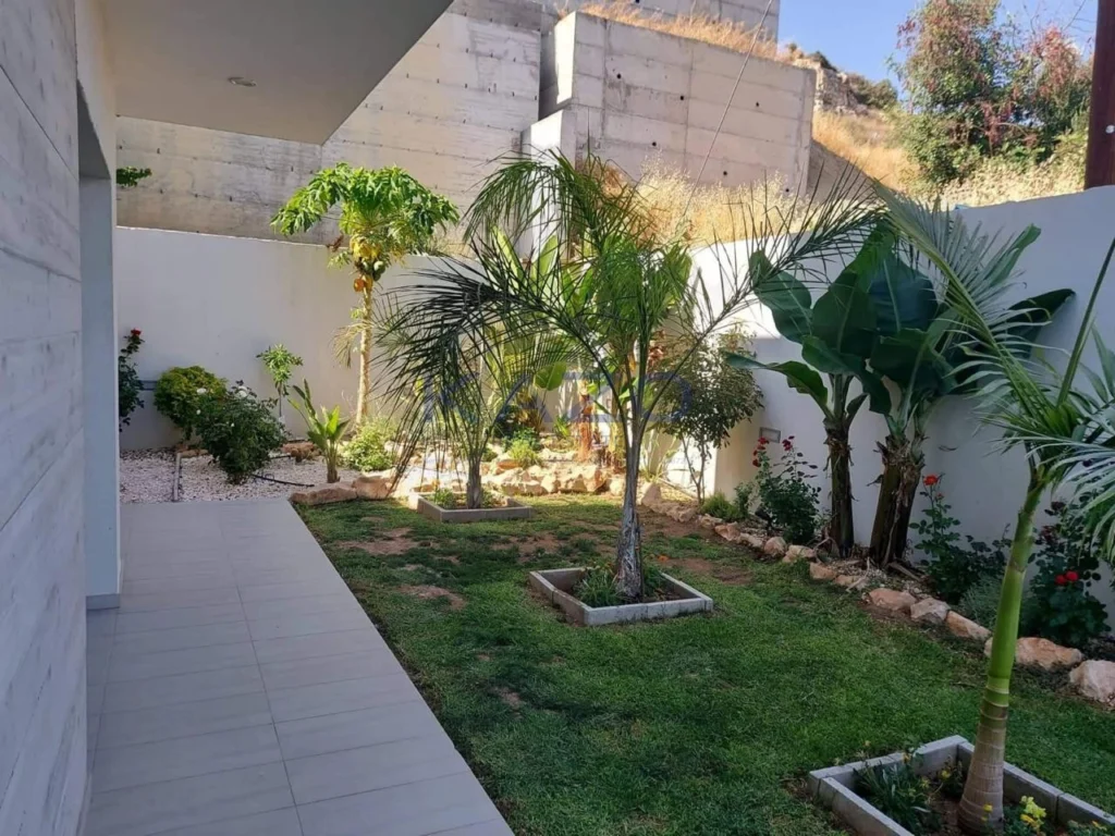 4 Bedroom House for Sale in Palodeia, Limassol District