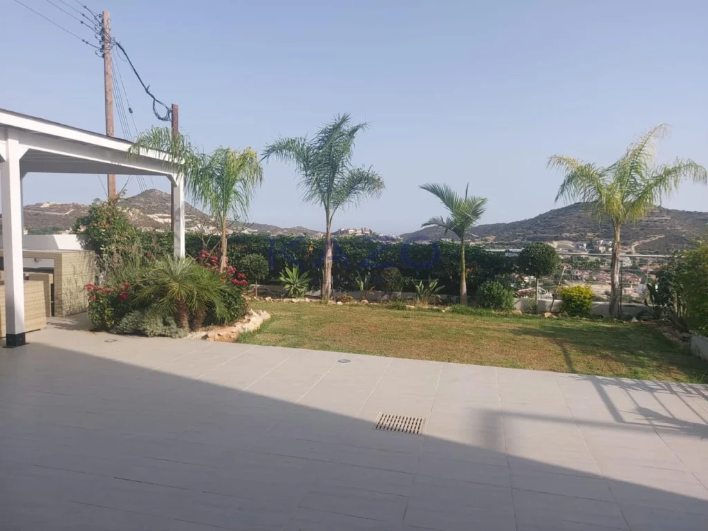4 Bedroom House for Sale in Palodeia, Limassol District