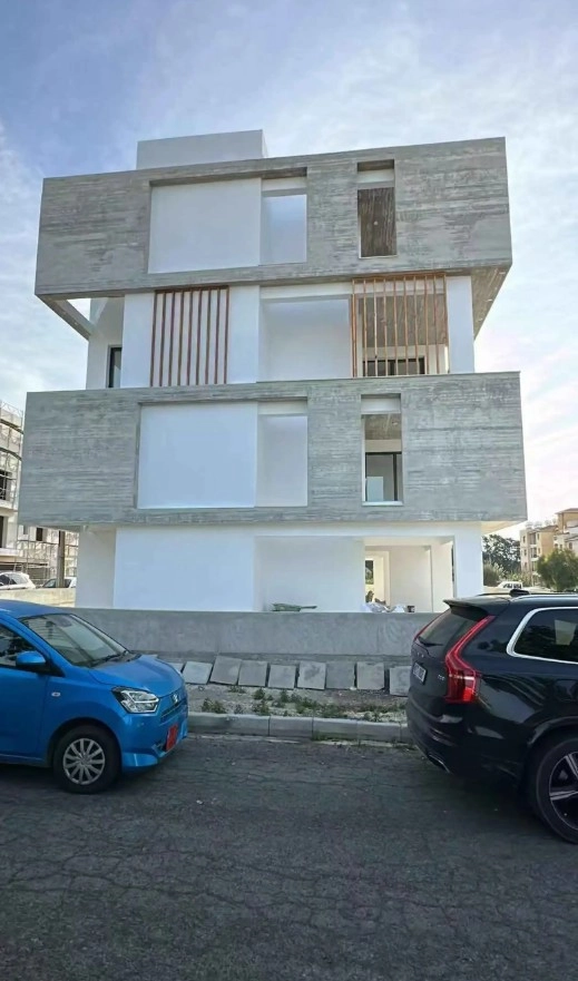 652m² Building for Sale in Paphos – Universal