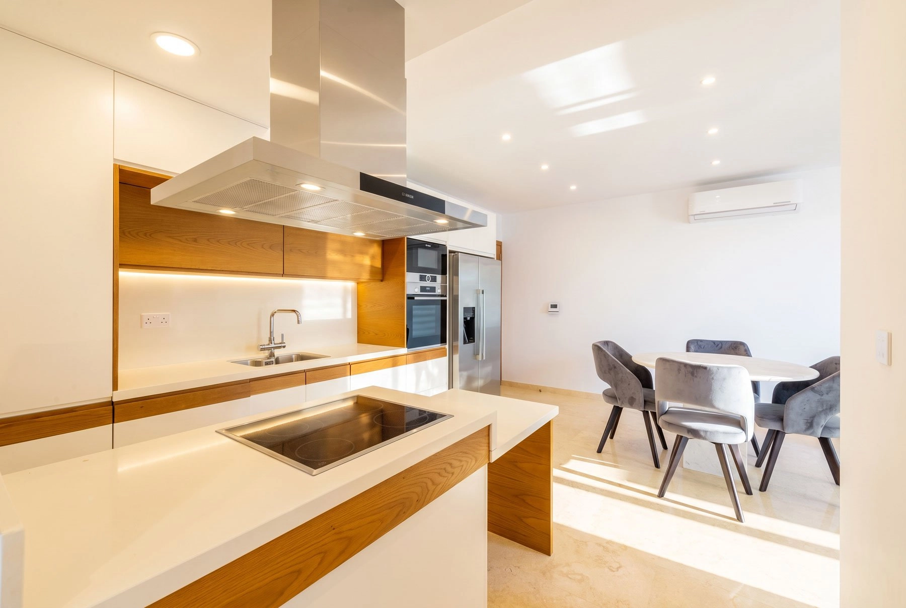 2 Bedroom Apartment for Sale in Paphos – Universal