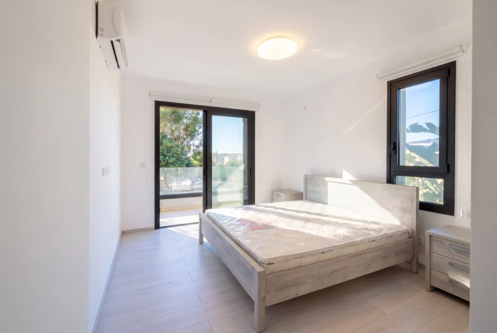 2 Bedroom Apartment for Sale in Paphos – Universal