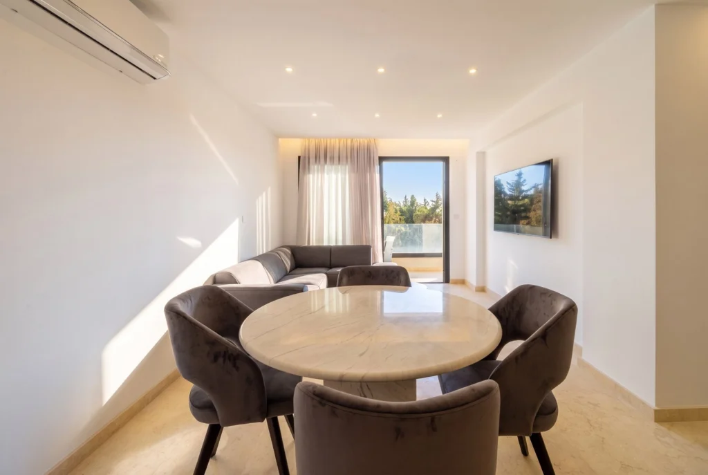 2 Bedroom Apartment for Sale in Paphos – Universal