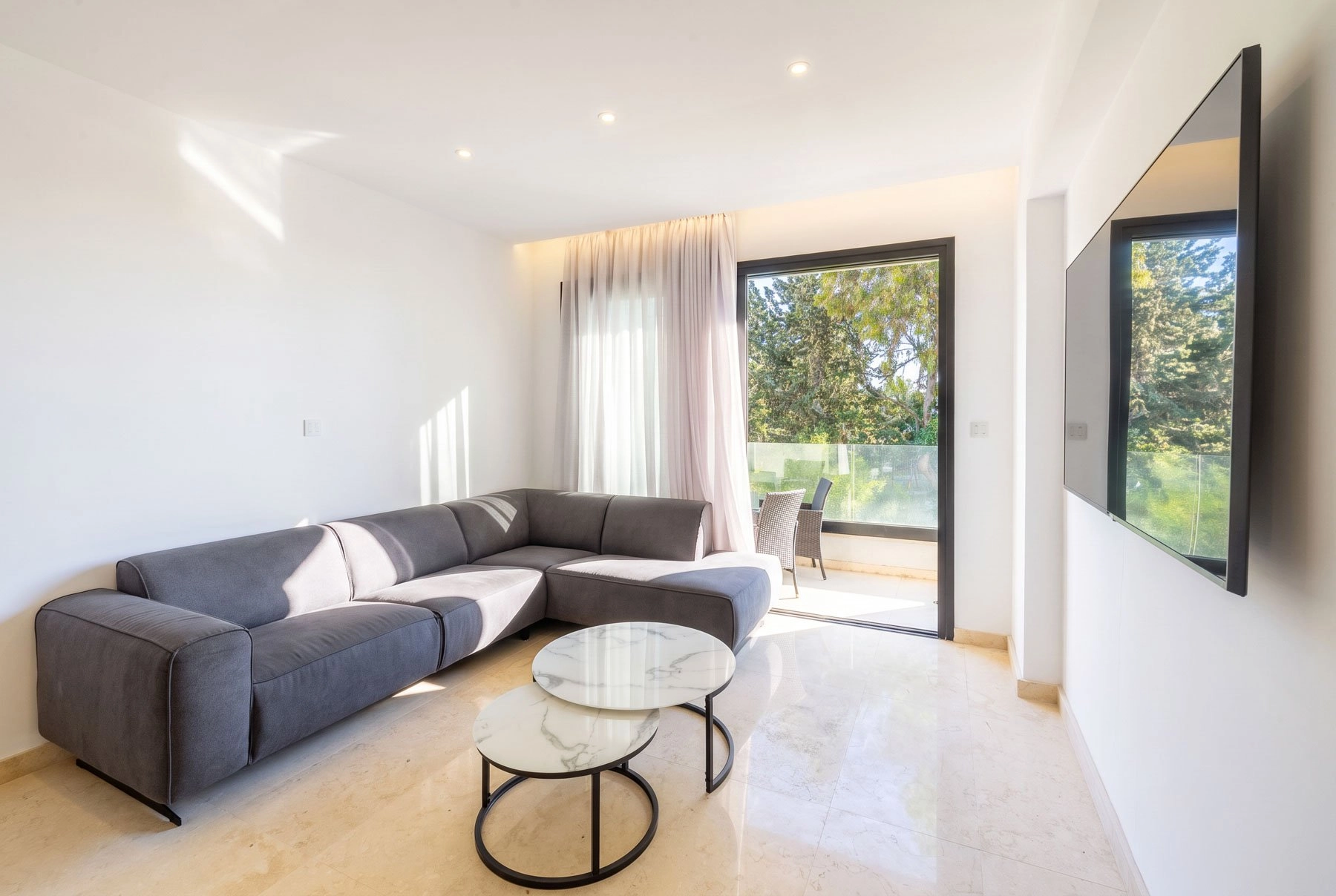 2 Bedroom Apartment for Sale in Paphos – Universal