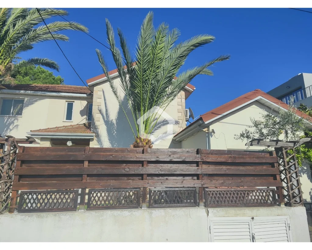 5 Bedroom House for Sale in Agios Dometios, Nicosia District