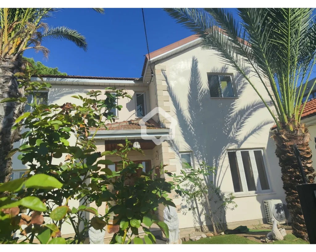 5 Bedroom House for Sale in Agios Dometios, Nicosia District