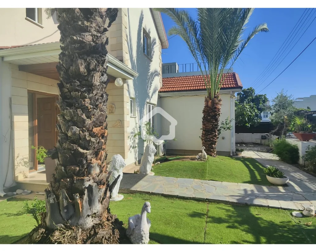 5 Bedroom House for Sale in Agios Dometios, Nicosia District