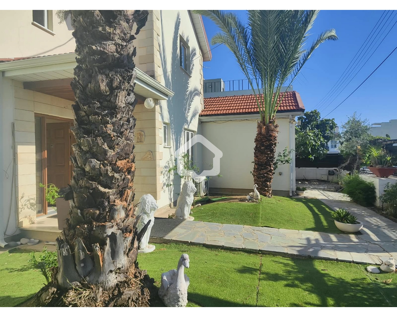 5 Bedroom House for Sale in Agios Dometios, Nicosia District