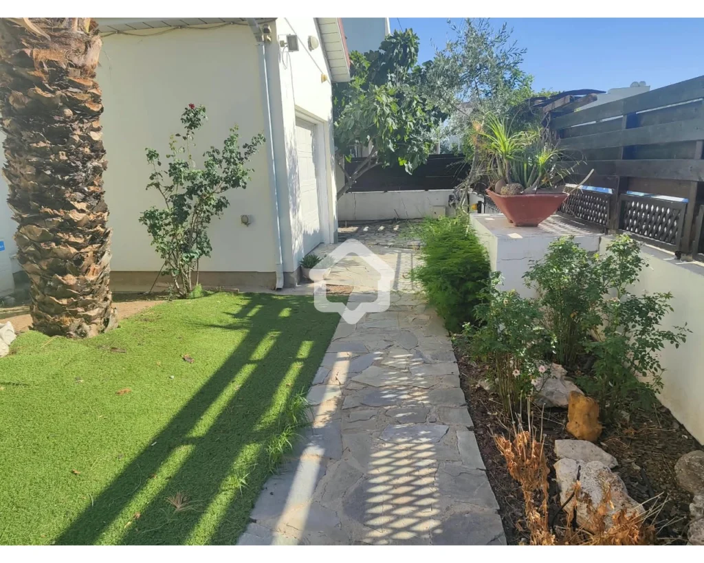 5 Bedroom House for Sale in Agios Dometios, Nicosia District
