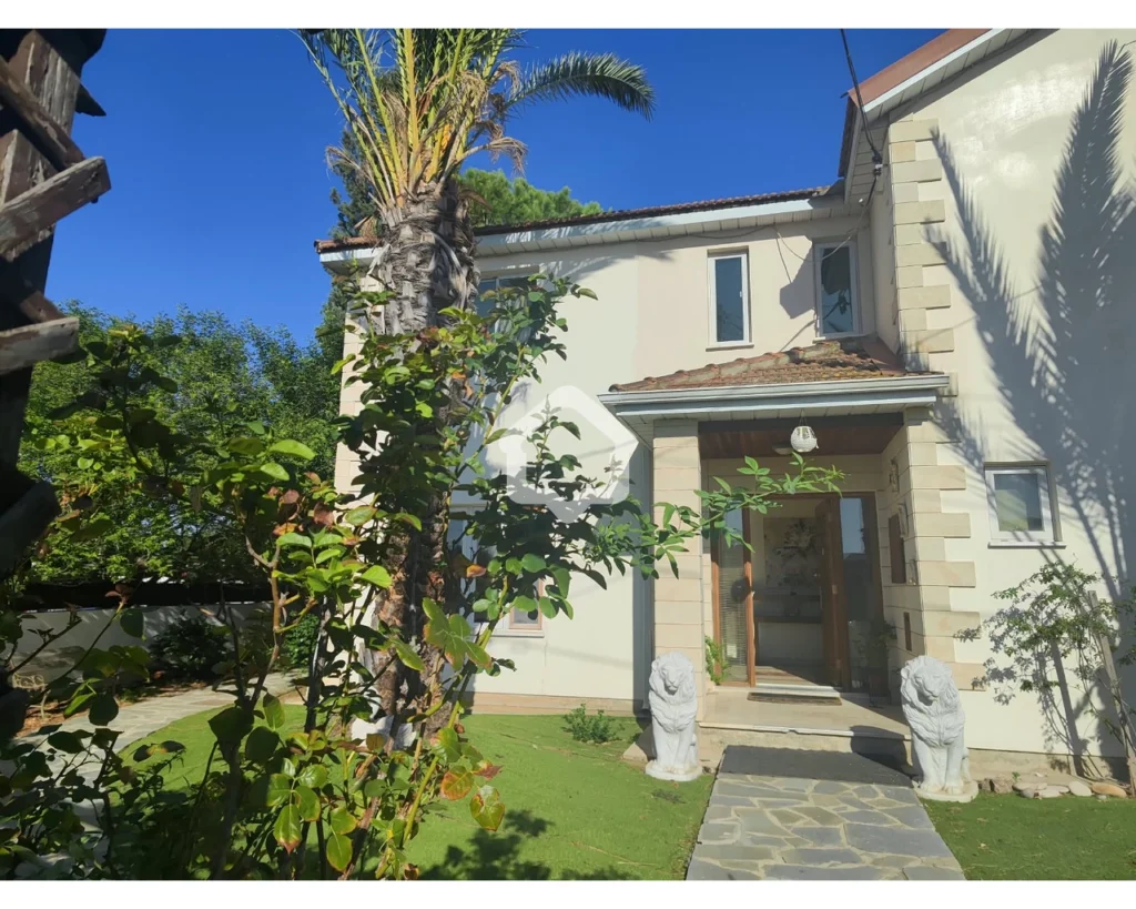 5 Bedroom House for Sale in Agios Dometios, Nicosia District