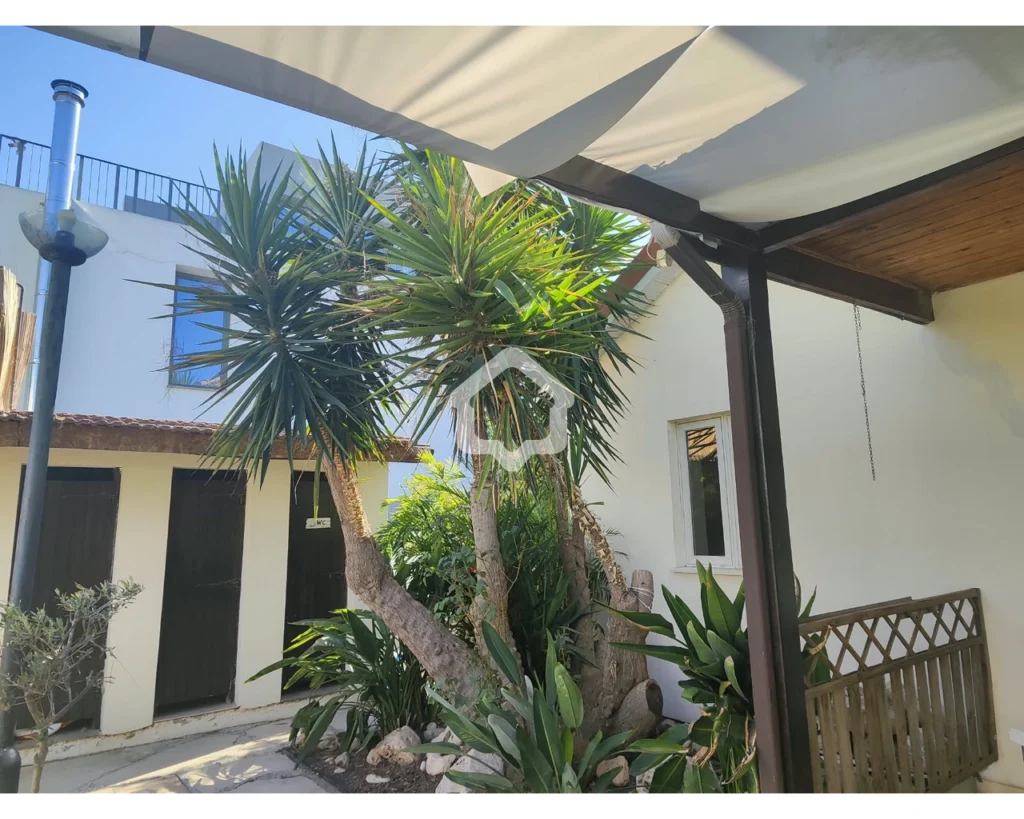 5 Bedroom House for Sale in Agios Dometios, Nicosia District