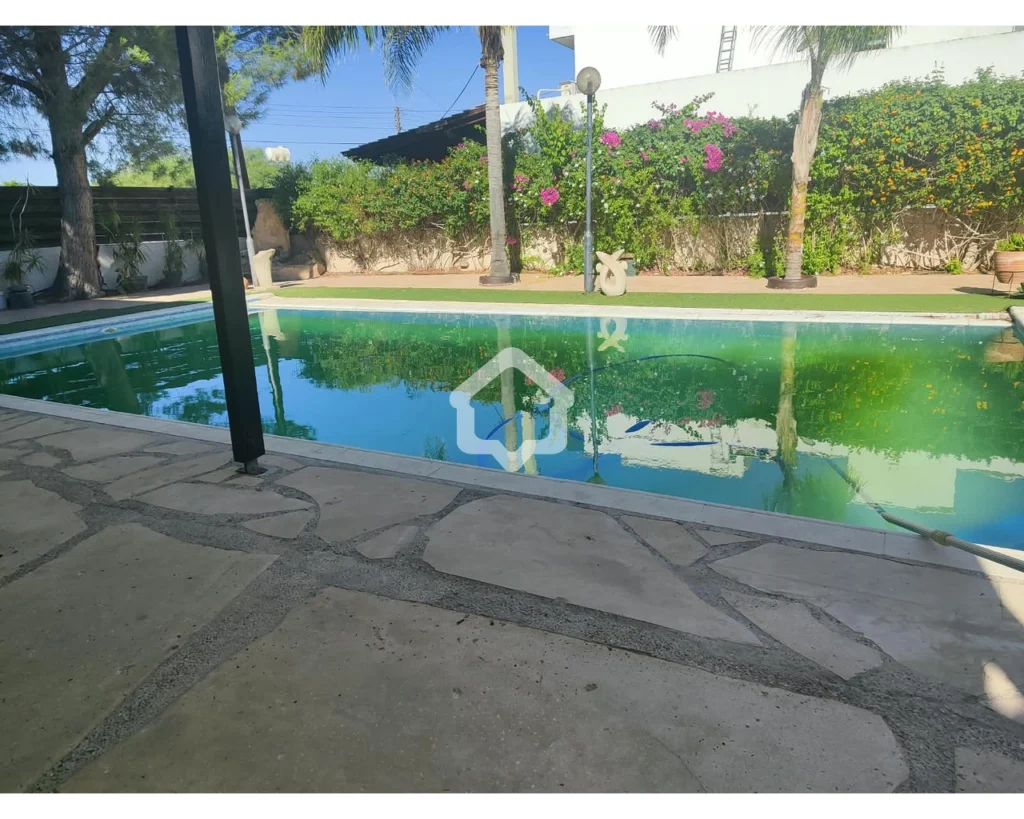 5 Bedroom House for Sale in Agios Dometios, Nicosia District