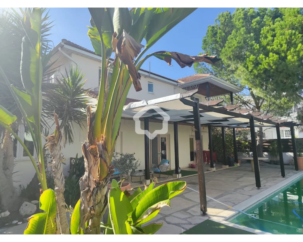 5 Bedroom House for Sale in Agios Dometios, Nicosia District