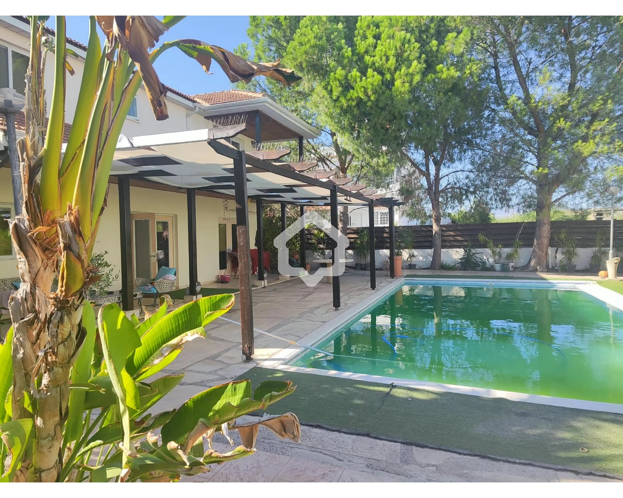 5 Bedroom House for Sale in Agios Dometios, Nicosia District