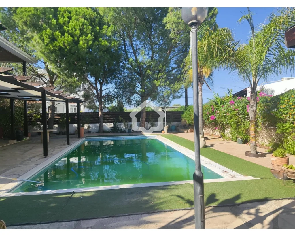 5 Bedroom House for Sale in Agios Dometios, Nicosia District