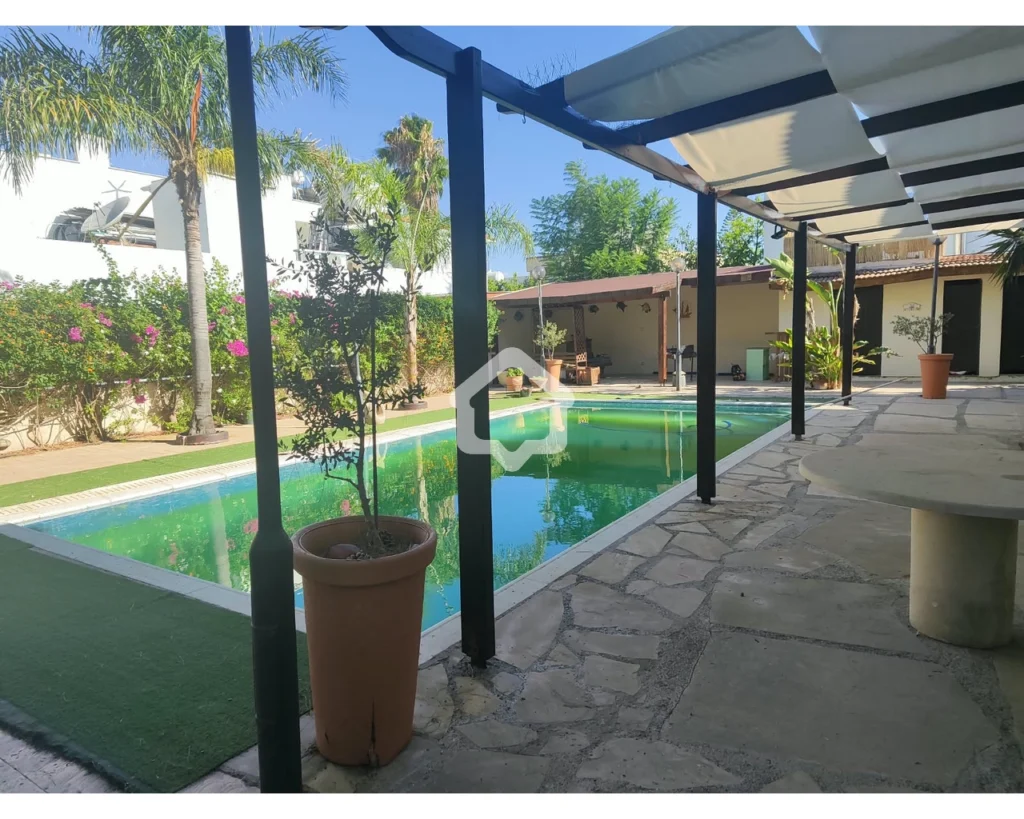 5 Bedroom House for Sale in Agios Dometios, Nicosia District