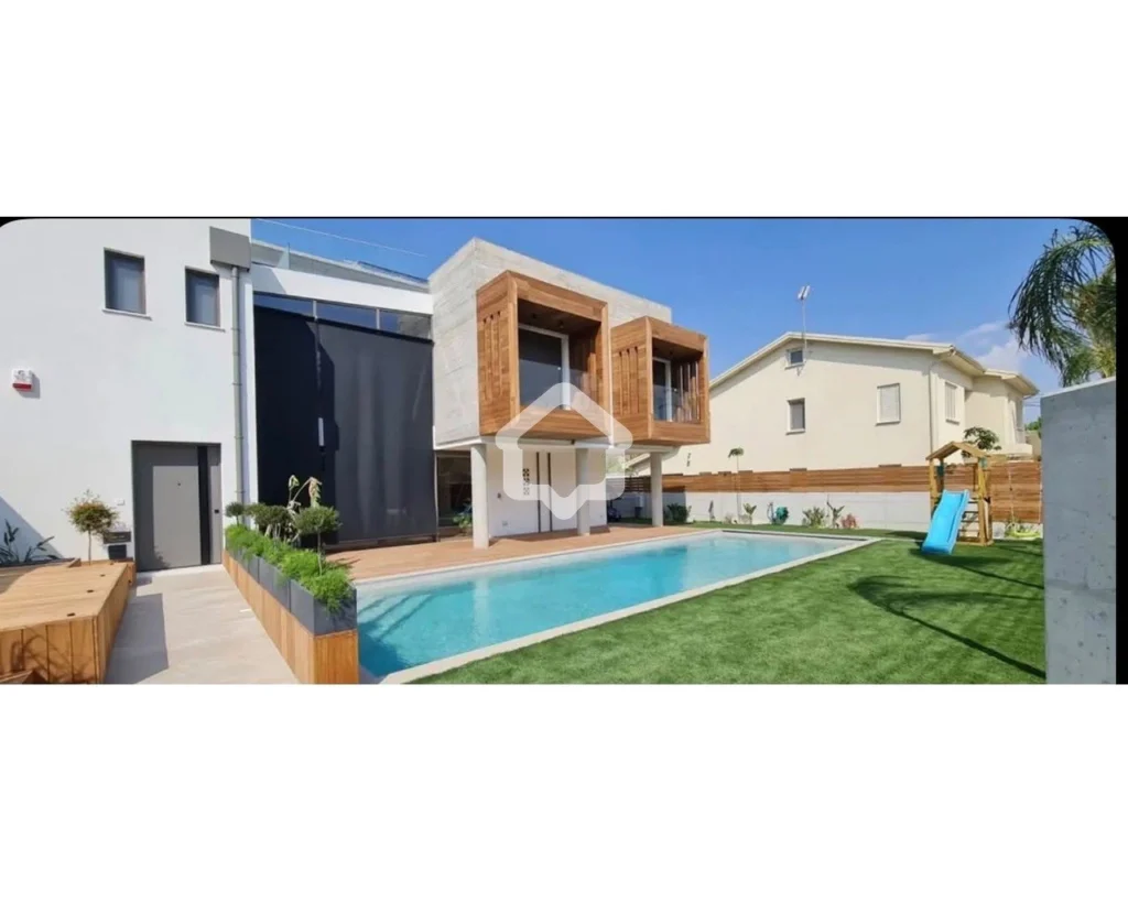 4 Bedroom House for Sale in Alampra, Nicosia District
