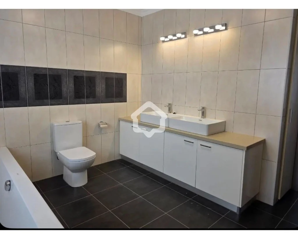 4 Bedroom Apartment for Rent in Agioi Omologites, Nicosia District