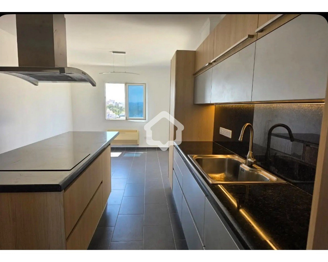 4 Bedroom Apartment for Rent in Agioi Omologites, Nicosia District