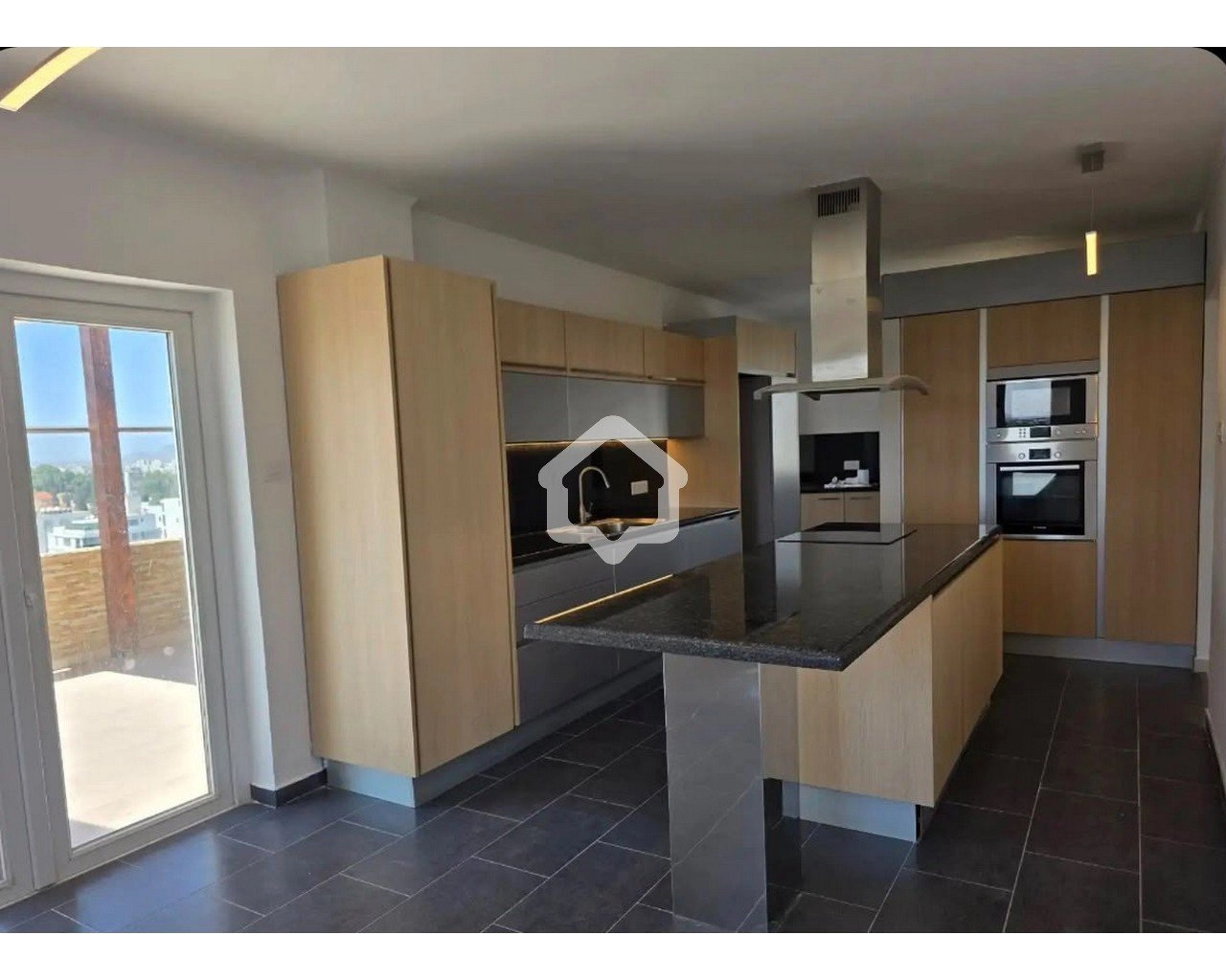 4 Bedroom Apartment for Rent in Agioi Omologites, Nicosia District