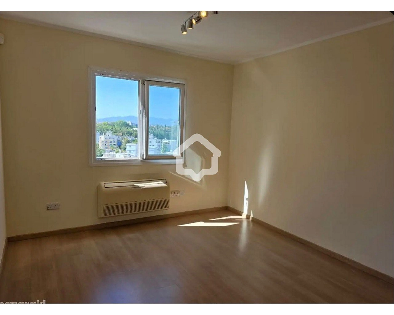 4 Bedroom Apartment for Rent in Agioi Omologites, Nicosia District